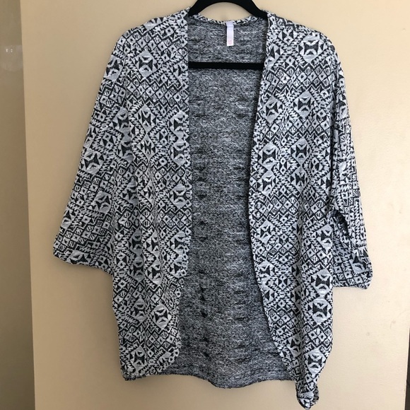Xhilaration Tops - XHILARATION Black And White Cocoon Sleeve Sweater